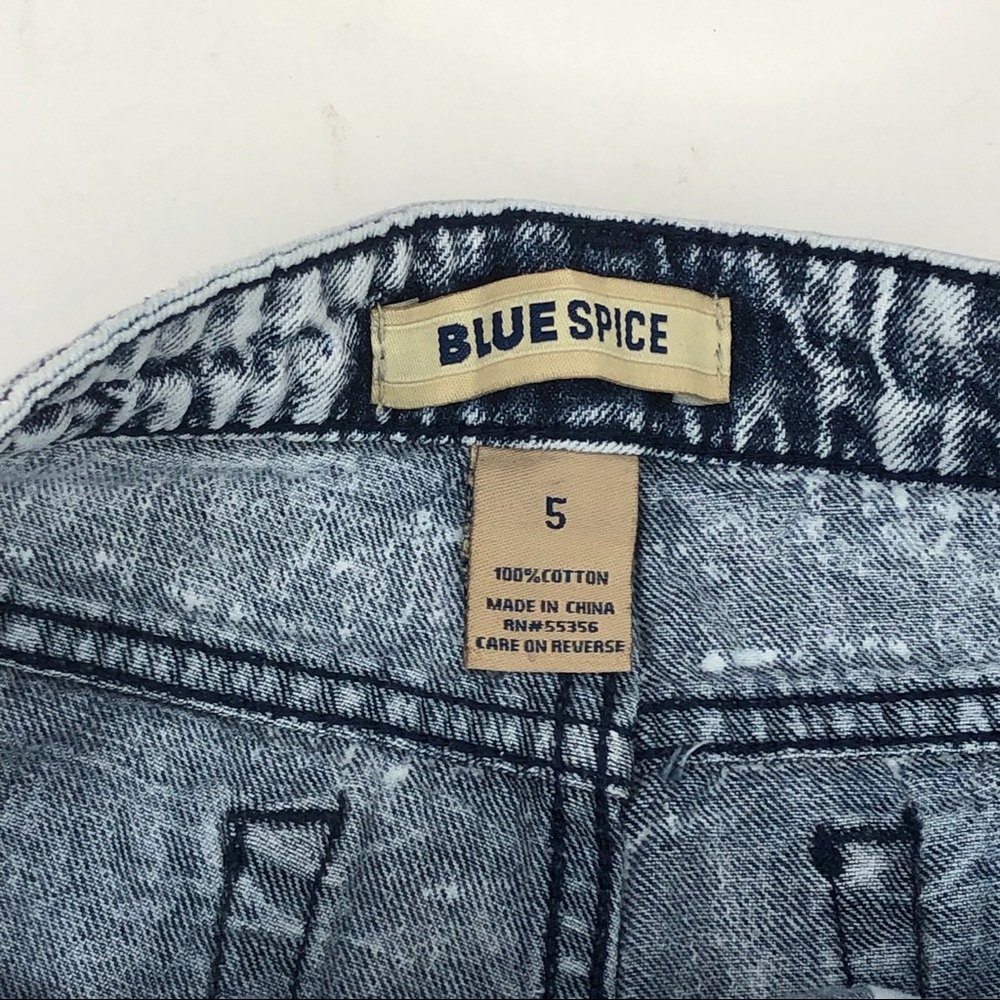 Blue Spice Light Stone Washed Frayed Bottom Shorts - Picture 5 of 5